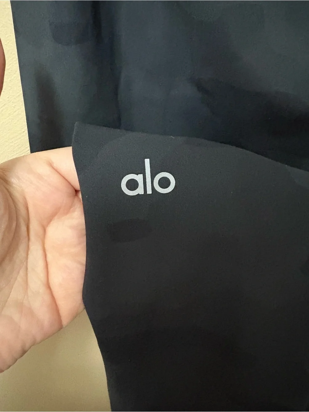 ALO High-Waist Camo Vapor Legging Black Camouflage Size Medium